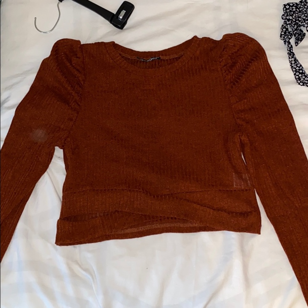 LONG SLEEVE CROPPED TOP